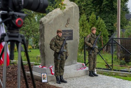 Uroczystość upamiętnienia mjra Adolfa Pilcha - warta honorowa 133 Batalion Piechoty Lekkiej w Cieszynie